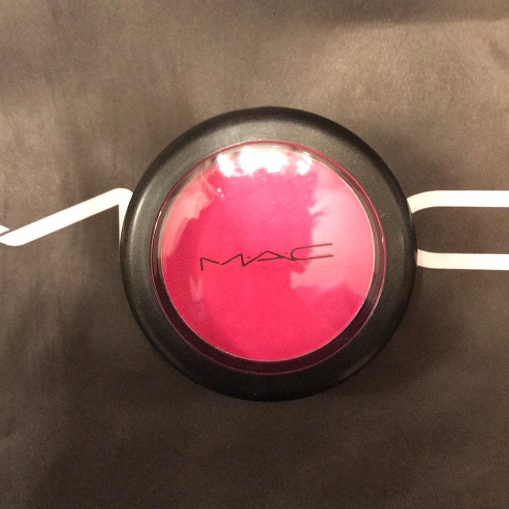 MAC blush “her blooming cheek” Never swatched.